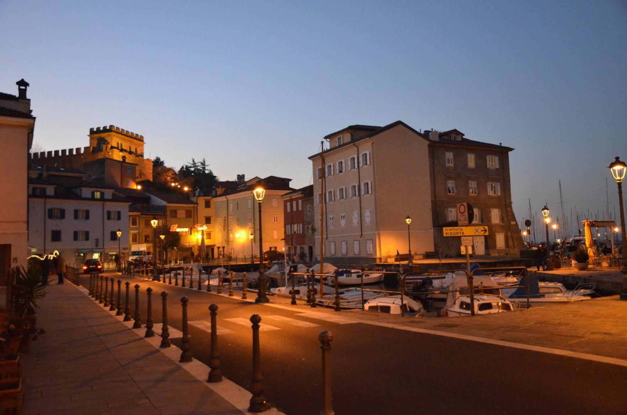 Dulcinea Hotel Múggia Esterno foto