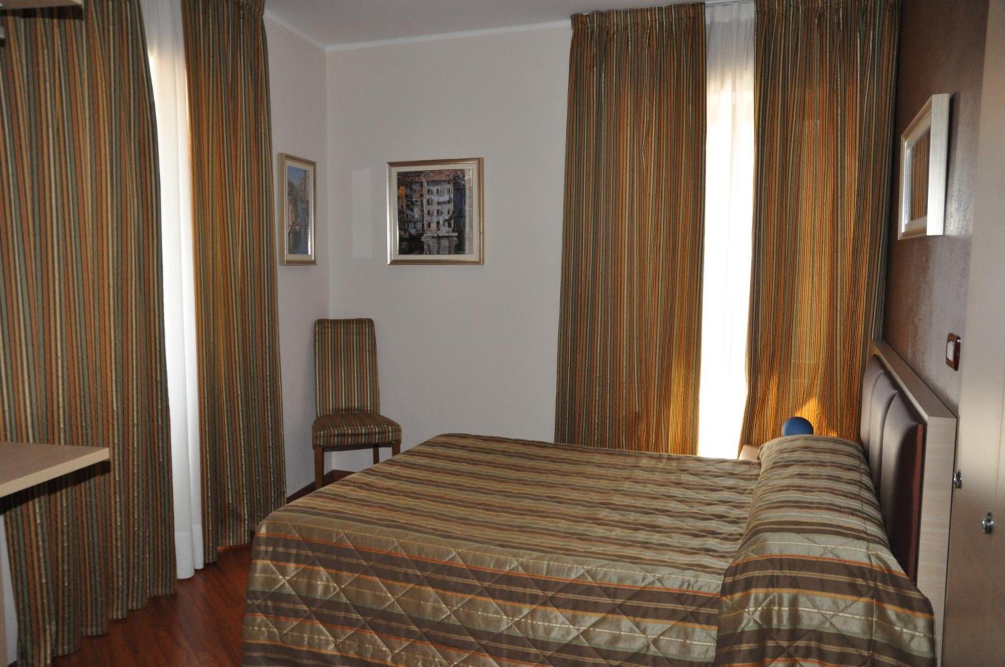 Dulcinea Hotel Múggia Esterno foto